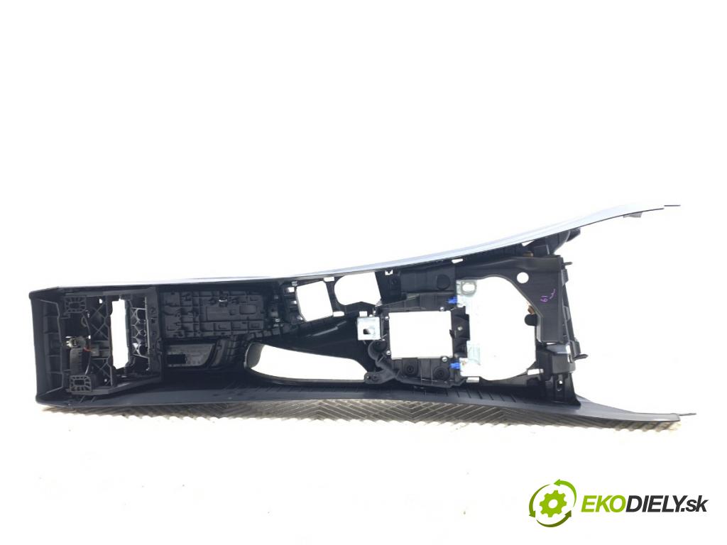 BMW F30 sedan 2016 180 kW 328 i xDrive 1997 Tunel středový 9207357 3689846 (Středový tunel)