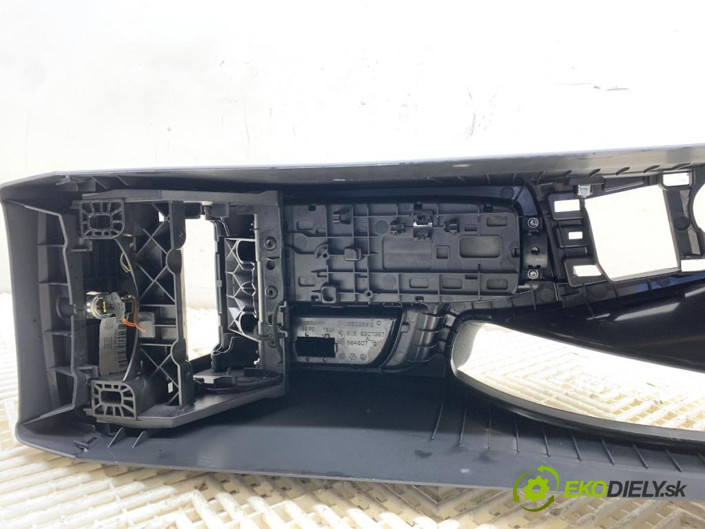 BMW F30 sedan 2016 180 kW 328 i xDrive 1997 Tunel středový 9207357 3689846 (Středový tunel)