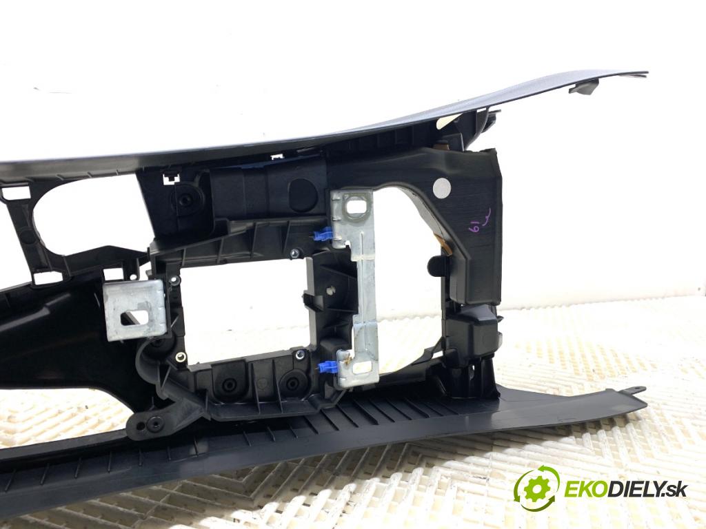 BMW F30 sedan 2016 180 kW 328 i xDrive 1997 Tunel středový 9207357 3689846 (Středový tunel)