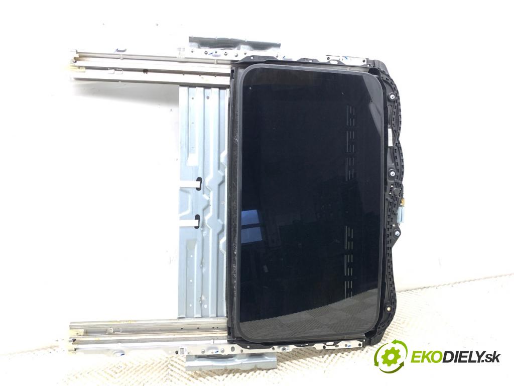 BMW F30 sedan 2016 180 kW 328 i xDrive 1997 střešní okno 7846282 (Sklo karoserie)