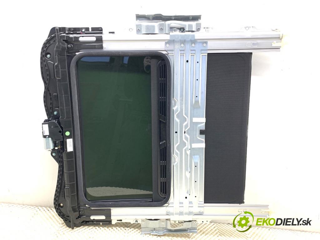 BMW F30 sedan 2016 180 kW 328 i xDrive 1997 střešní okno 7846282 (Sklo karoserie)