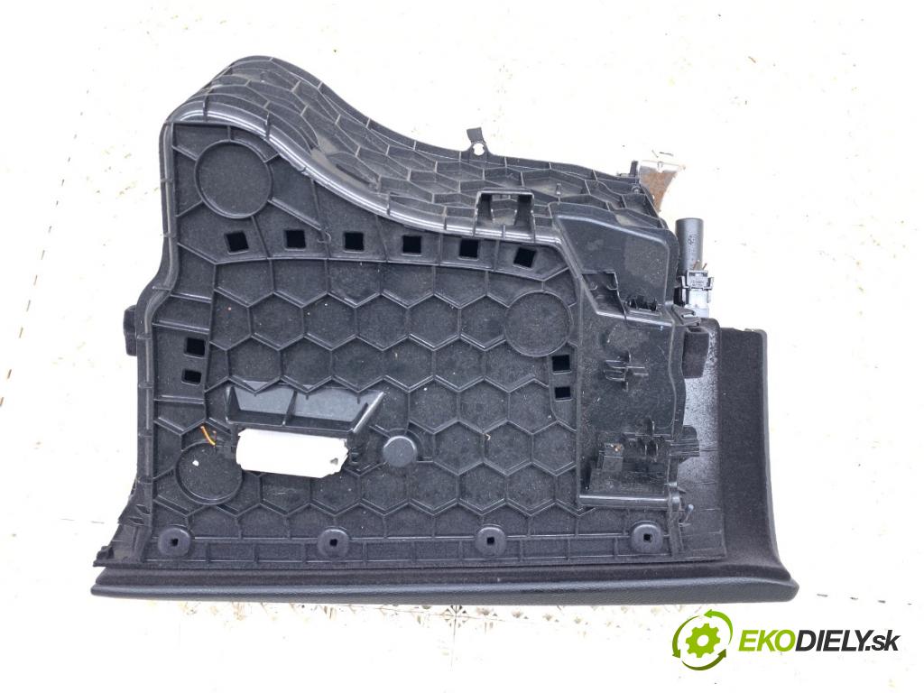 BMW F30 sedan 2016 180 kW 328 i xDrive 1997 přihrádka kastlík spolujezdce 9228283 (Přihrádka (kastlík))