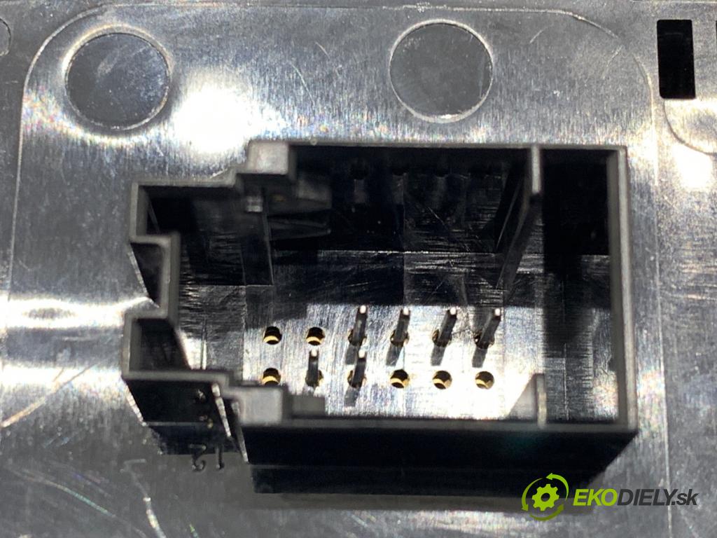 BMW F30 sedan 2016 180 kW 328 i xDrive 1997 Prepínač okien 9362107 (Prepínacie páčky pod volantom)