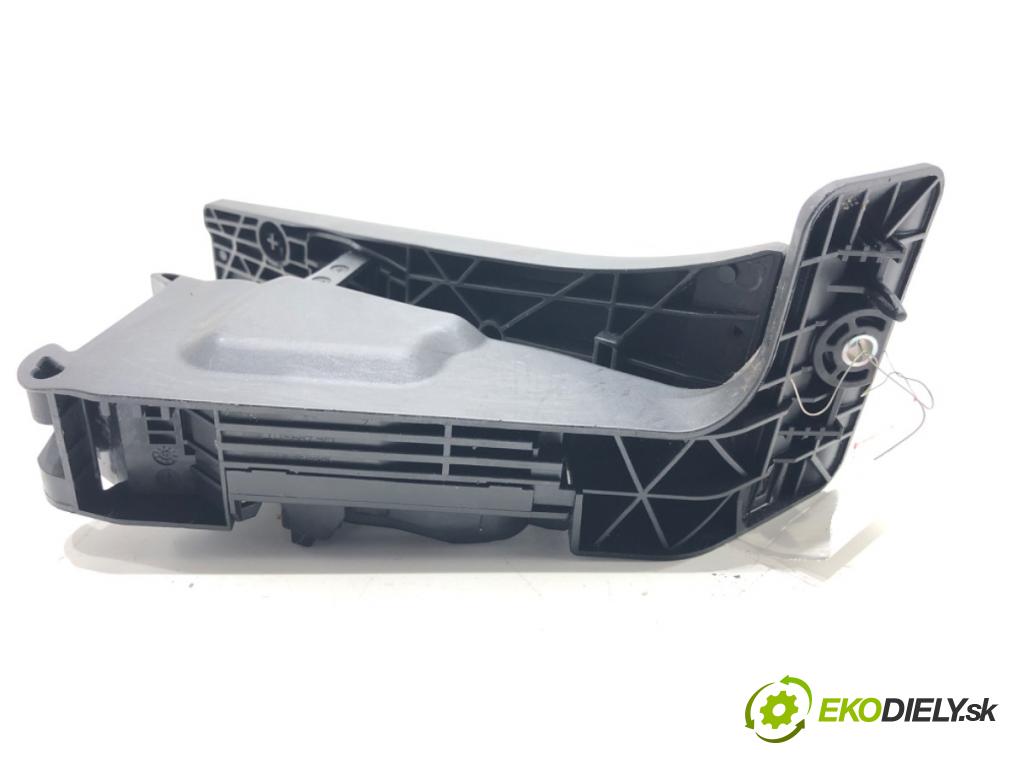 BMW F30 sedan 2016 180 kW 328 i xDrive 1997 Potenciometer plynu 6853175 (Potenciometer plynového pedálu)