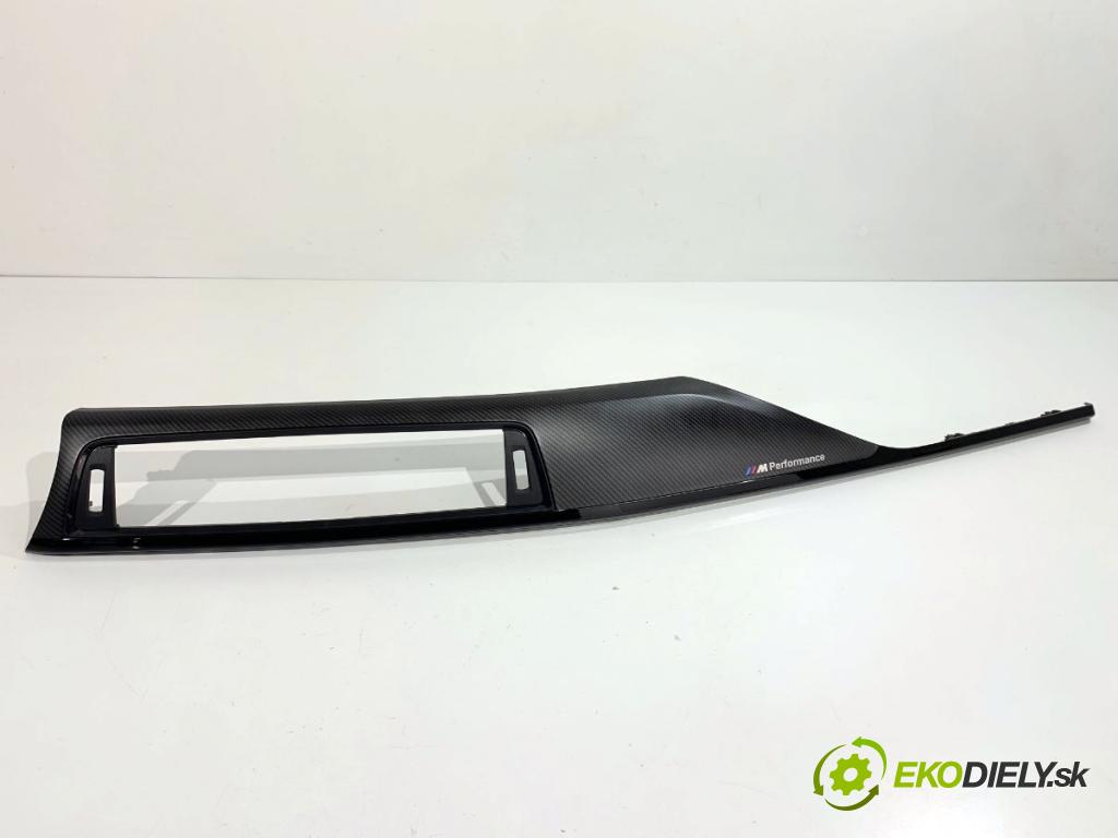 BMW F30 sedan 2016 180 kW 328 i xDrive 1997 lišty kryt 9232072 9234016 (Lišta)