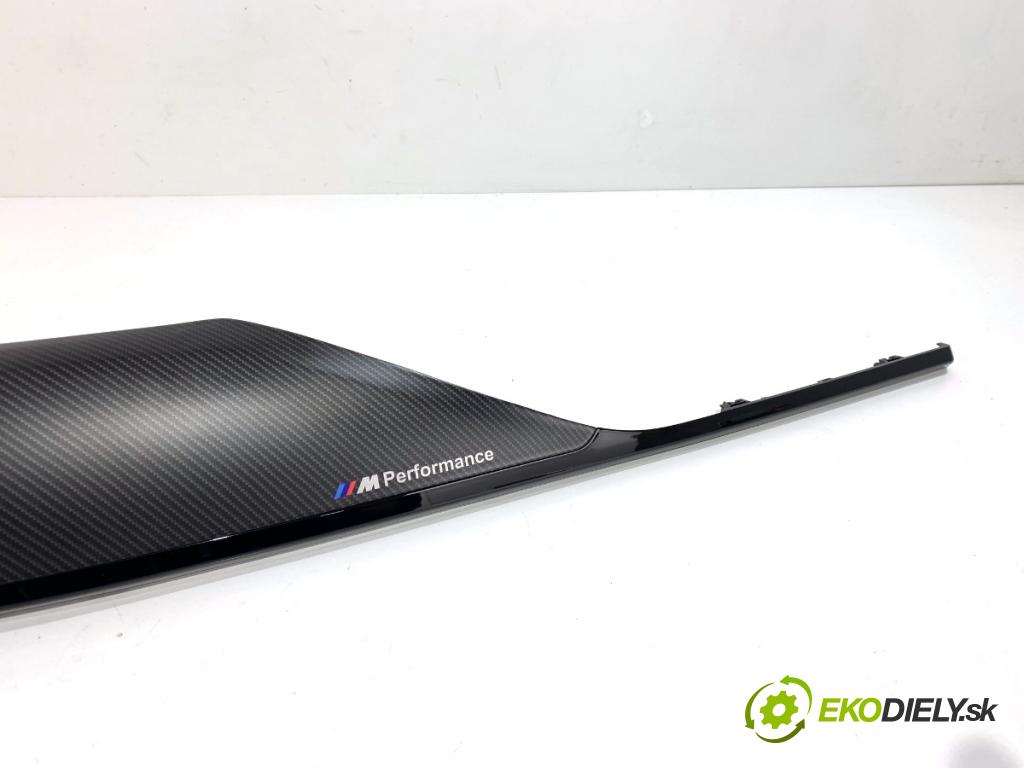 BMW F30 sedan 2016 180 kW 328 i xDrive 1997 lišty kryt 9232072 9234016 (Lišta)
