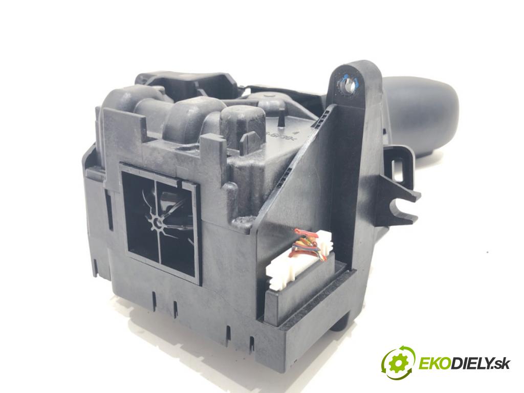 BMW F30 sedan 2016 180 kW 328 i xDrive 1997 Kulisa 9296898 (Rýchlostná páka (kulisa))