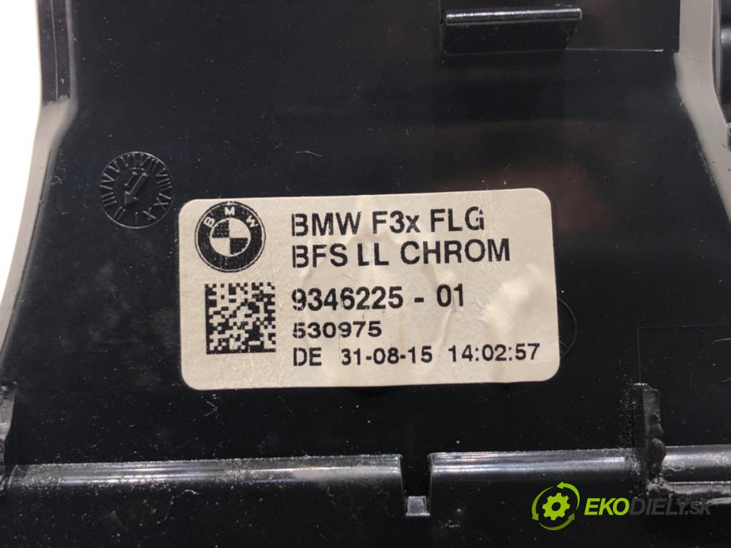 BMW F30 sedan 2016 180 kW 328 i xDrive 1997 mří topení pravý přední část 9346225