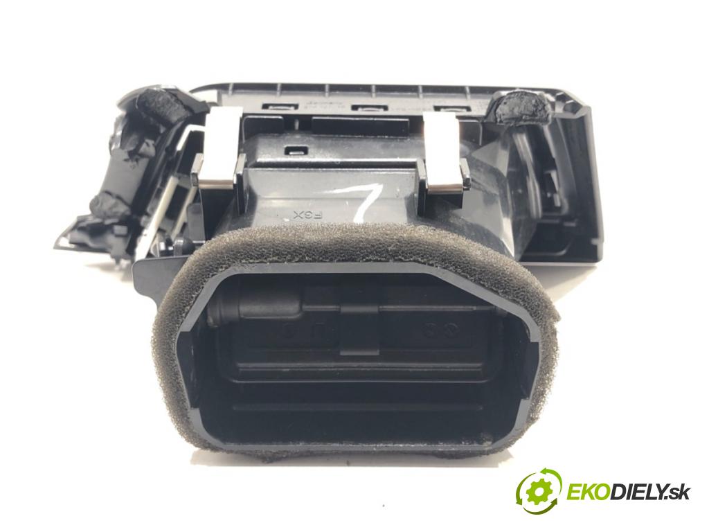 BMW F30 sedan 2016 180 kW 328 i xDrive 1997 Mriežky kúrenia ľavy predný 9218549