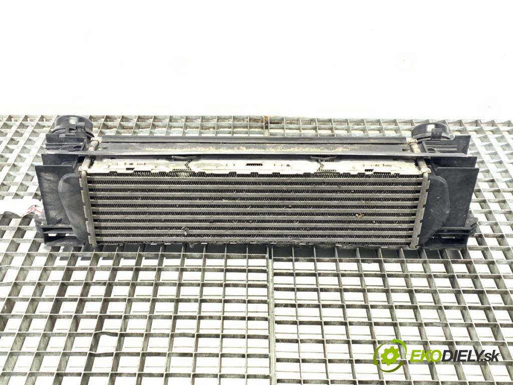 BMW F30 sedan 2016 180 kW 328 i xDrive 1997 intercooler 7618809 (Intercooler (chladič nasávaného vzduchu))