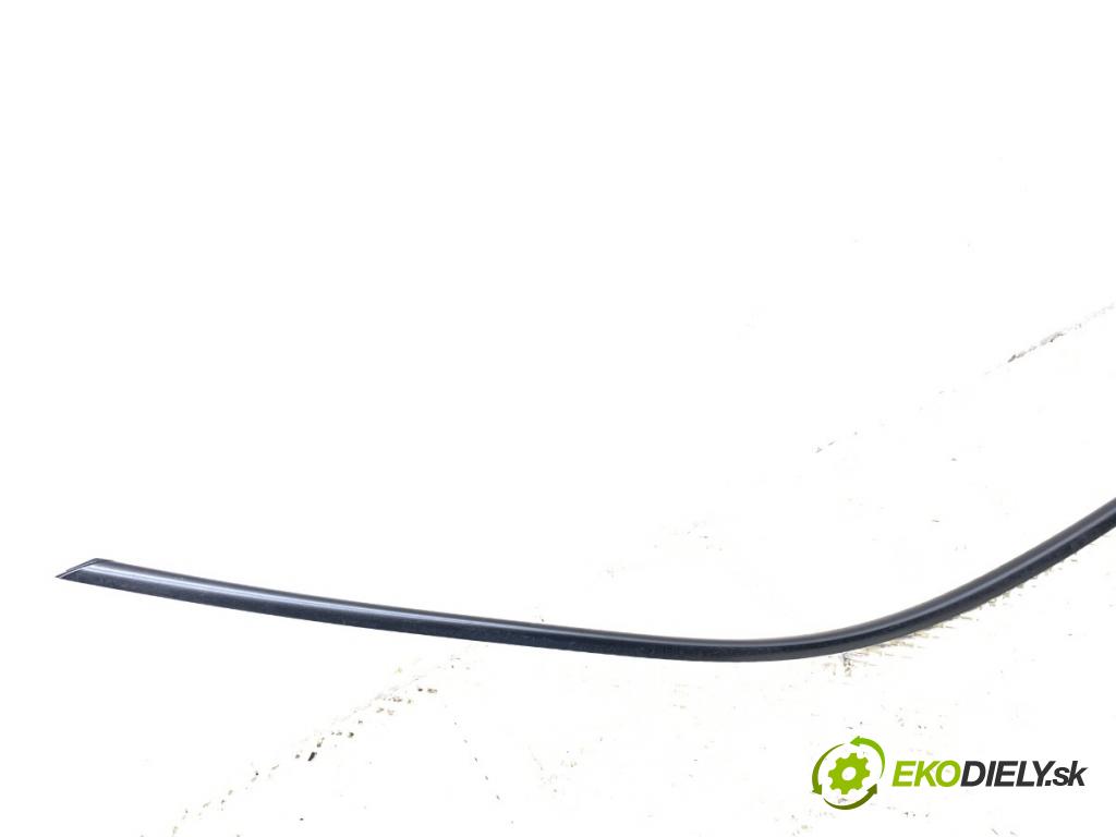 BMW F30 sedan 2016 180 kW 328 i xDrive 1997 Lišta dverí pravá SHADOW: LINE: