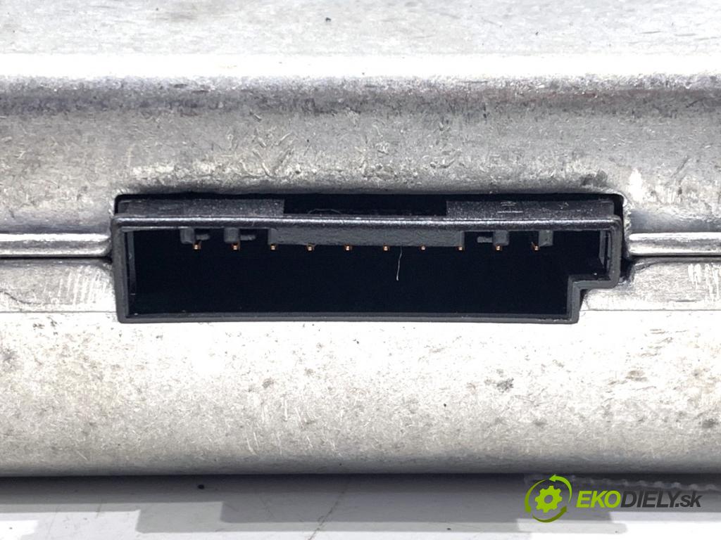 BMW F30 sedan 2016 180 kW 328 i xDrive 1997 modul KAMERY 16129510