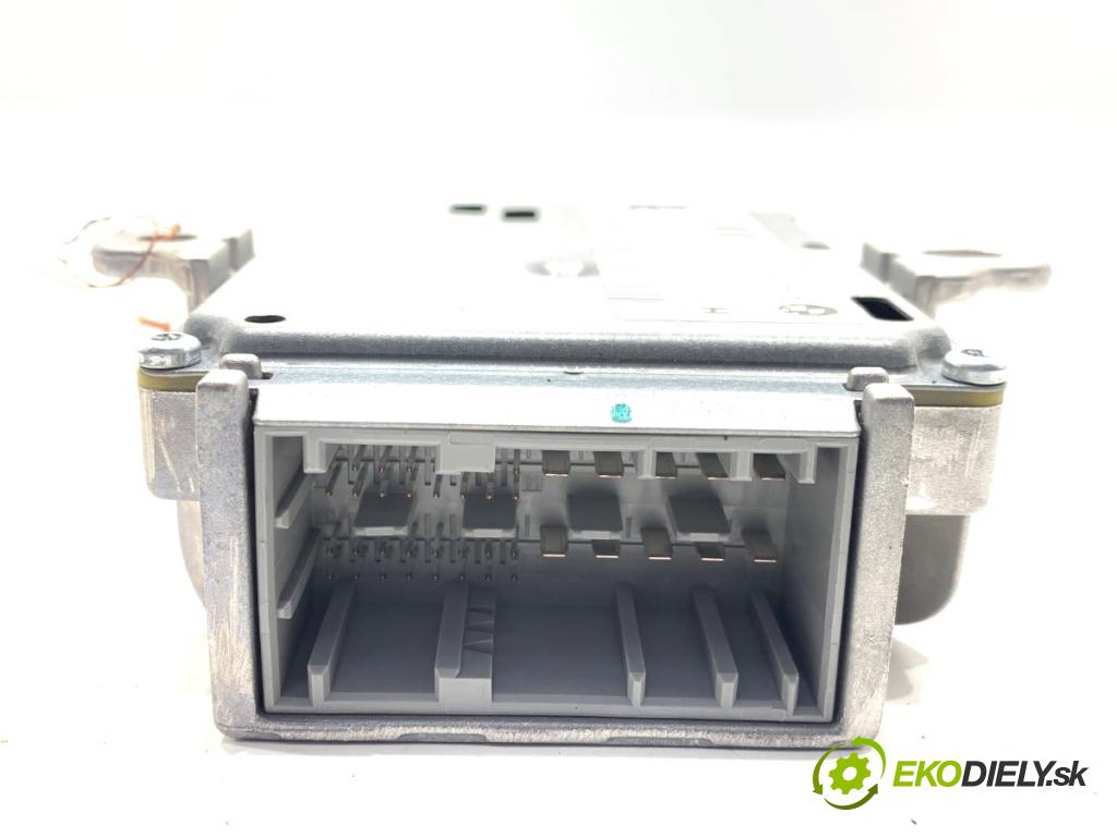 BMW F30 sedan 2016 180 kW 328 i xDrive 1997 zesilovač 9398997 (Zesilovač)