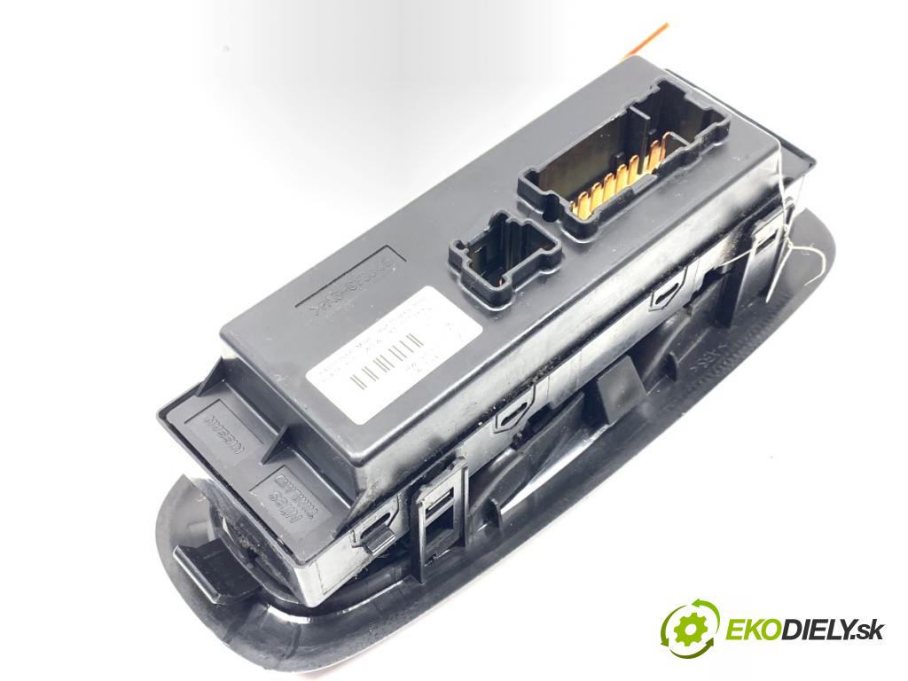 RENAULT KADJAR SUV 2016 81 kW 1.5 dCi 110 (HLA3) 1461 Prepínač okien 254011766R (Prepínacie páčky pod volantom)