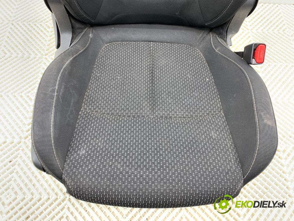 RENAULT KADJAR SUV 2016 81 kW 1.5 dCi 110 (HLA3) 1461 Sedadlo pravy predný