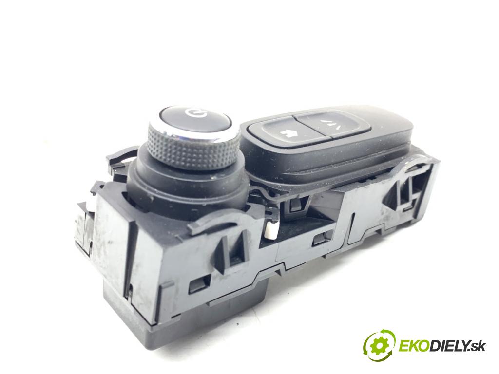 RENAULT KADJAR SUV 2016 81 kW 1.5 dCi 110 (HLA3) 1461 Panel ovládania radia 253B05623R (Prepínacie páčky pod volantom)