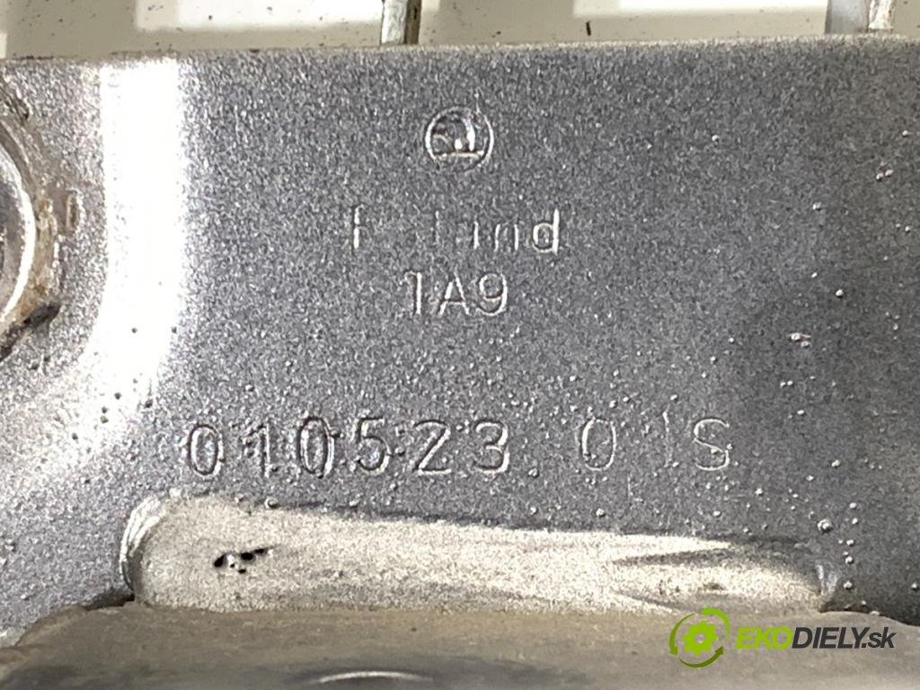 SKODA SUPERB III Kombi 2023 110 kW 2.0 TDI 1968 výztuha nárazníka zadní část  (Zadní výztuha)