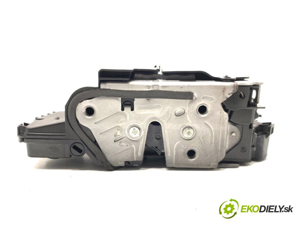 SKODA SUPERB III Kombi 2023 110 kW 2.0 TDI 1968 zámok Dvere pravy zad 5TA839016T