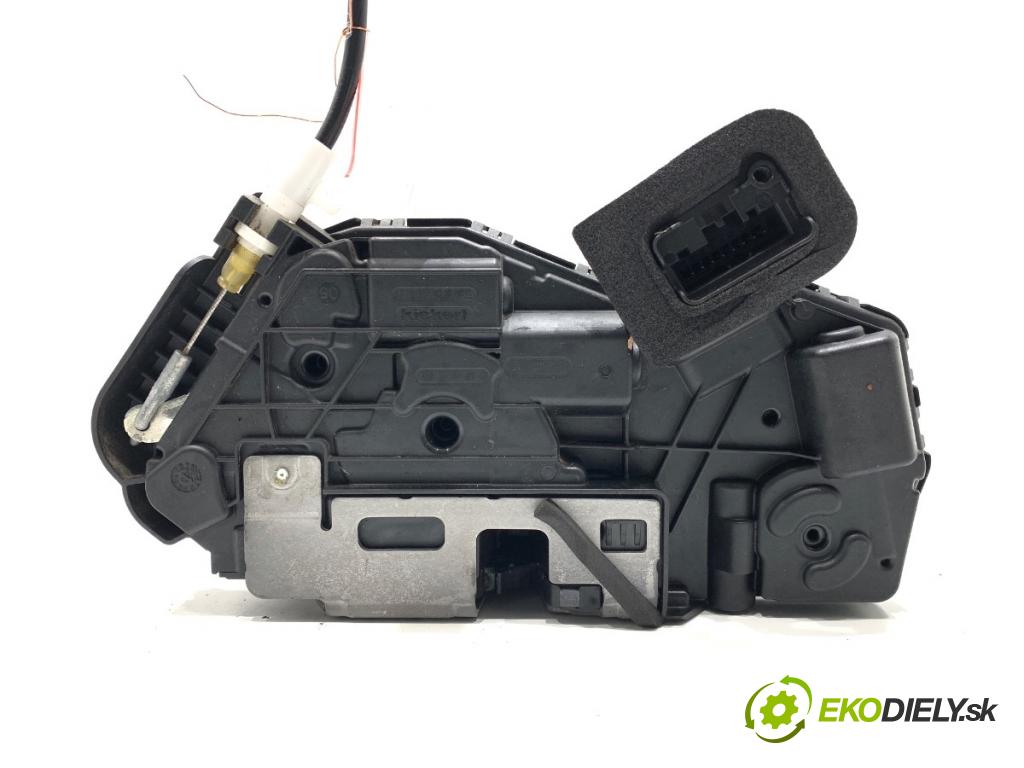 SKODA SUPERB III Kombi 2023 110 kW 2.0 TDI 1968 zámok Dvere pravy zad 5TA839016T