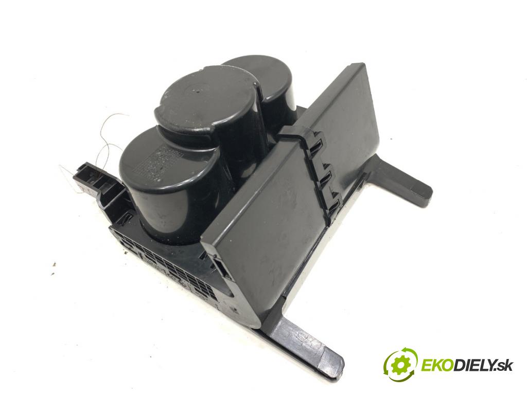 SKODA SUPERB III Kombi 2023 110 kW 2.0 TDI 1968 Držiak na nápoje 3V0858329 (Držiak (úchyt) na nápoje)