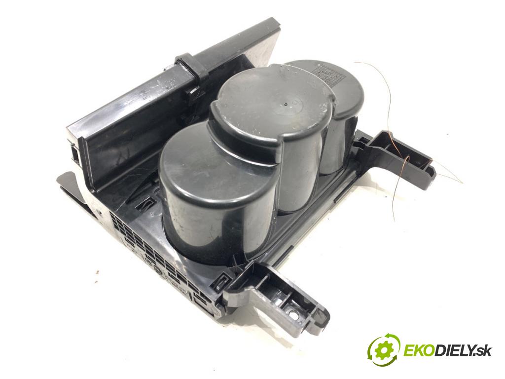 SKODA SUPERB III Kombi 2023 110 kW 2.0 TDI 1968 Držiak na nápoje 3V0858329 (Držiak (úchyt) na nápoje)