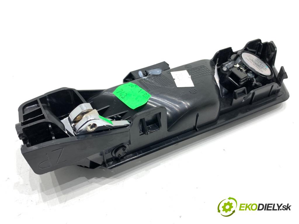 SKODA SUPERB III Kombi 2023 110 kW 2.0 TDI 1968 klika vnitřní pravý zadní část 3V0839222B