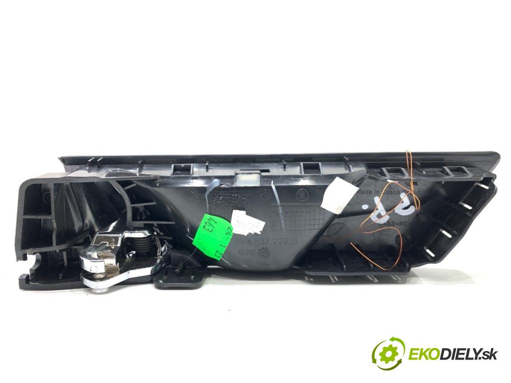 SKODA SUPERB III Kombi 2023 110 kW 2.0 TDI 1968 klika vnitřní pravý přední část 3V0837222B