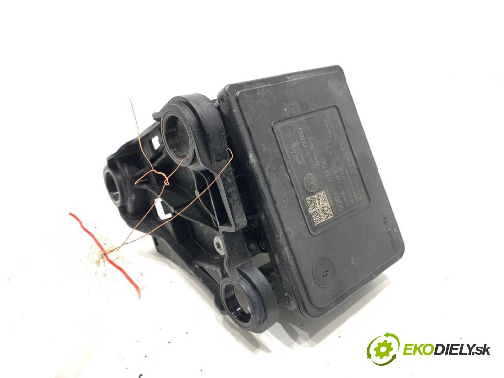 SKODA SUPERB III Kombi 2023 110 kW 2.0 TDI 1968 pumpa ABS 5Q0614517GD (Pumpa ABS)