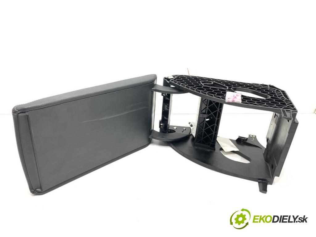 SKODA SUPERB III Kombi 2023 110 kW 2.0 TDI 1968 loketní opěrka 3V0864207A (Loketní opěrka)