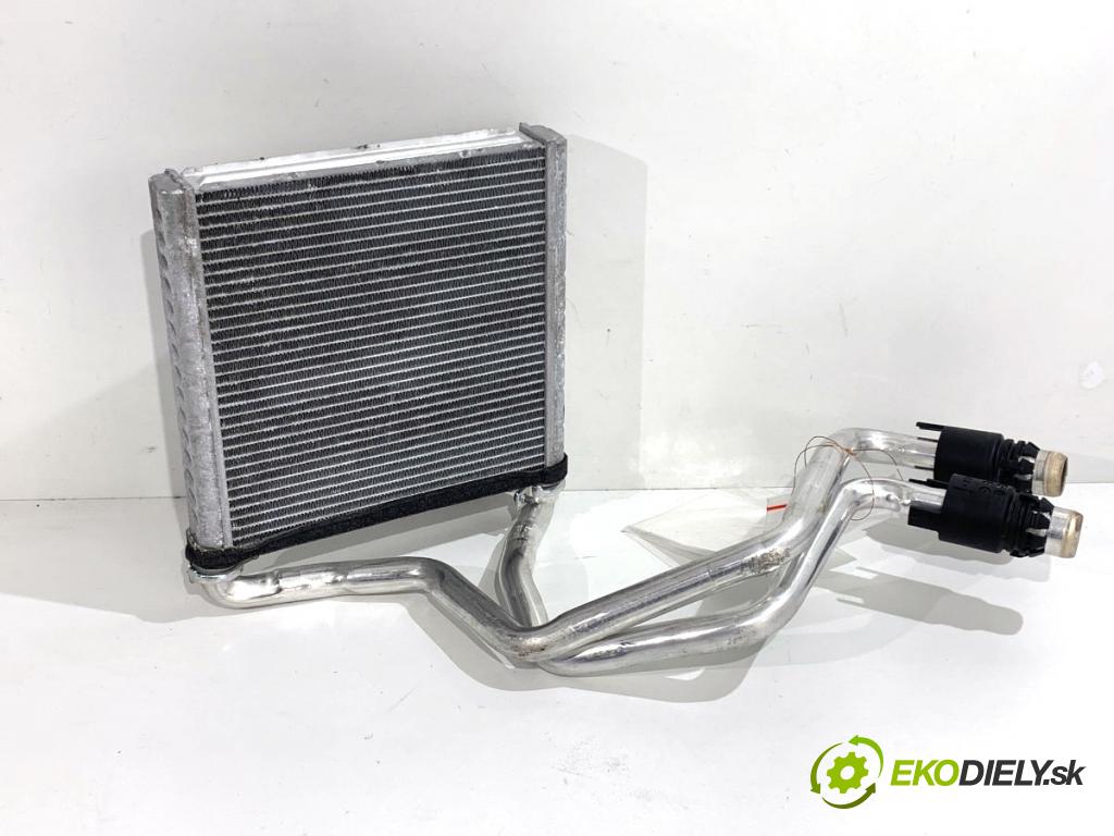 SKODA SUPERB III Kombi 2023 110 kW 2.0 TDI 1968 topné těleso radiátor topení 5WA819031A (Radiátor topení)