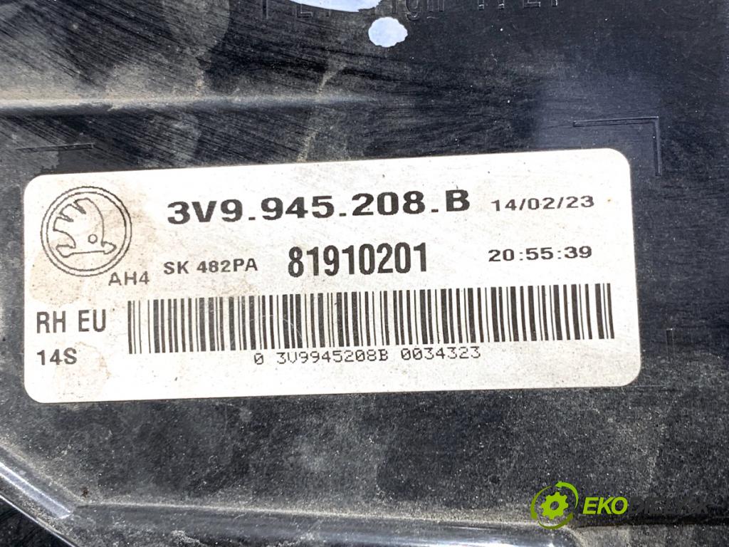 SKODA SUPERB III Kombi 2023 110 kW 2.0 TDI 1968 Svetlo pravy zad 3V9945208B