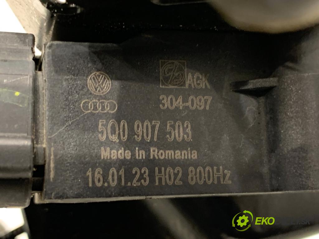 SKODA SUPERB III Kombi 2023 110 kW 2.0 TDI 1968 snímač ÚROVEŇ: XENON zadní část levý 5Q0907503