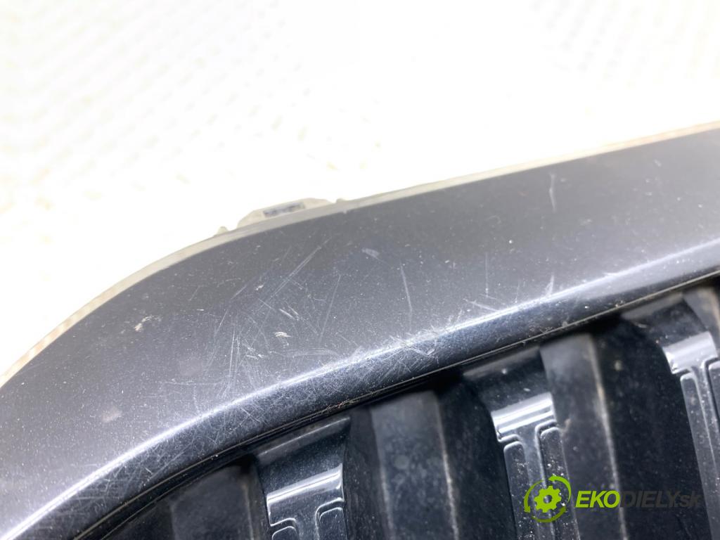 SKODA SUPERB III Kombi 2023 110 kW 2.0 TDI 1968 mřížka maska 3V0853653G (Přední mřížka (maska chladiče))