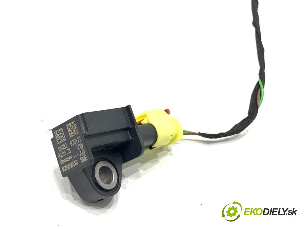 SKODA SUPERB III Kombi 2023 110 kW 2.0 TDI 1968 Snímač nárazu 5Q0959651B (Snímač nárazu)