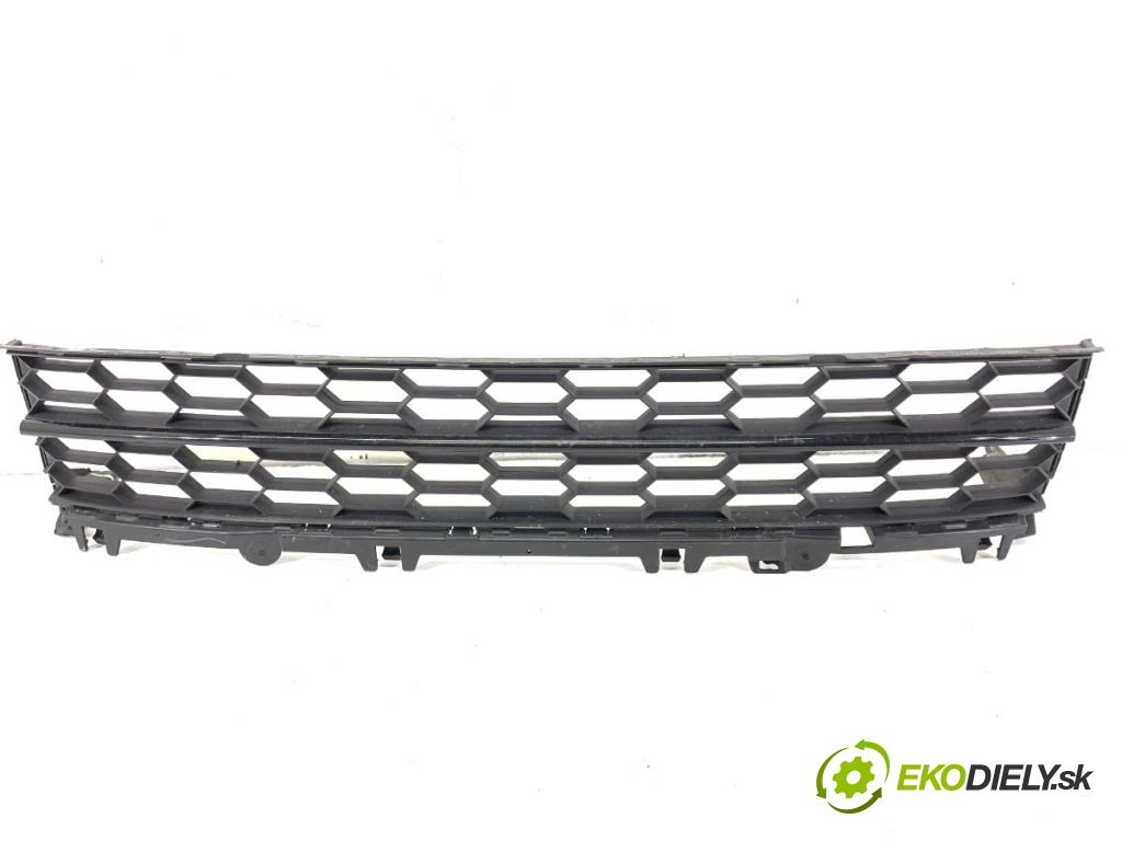 SKODA SUPERB III Kombi 2023 110 kW 2.0 TDI 1968 mří nárazníka přední část střední 3V0853677A