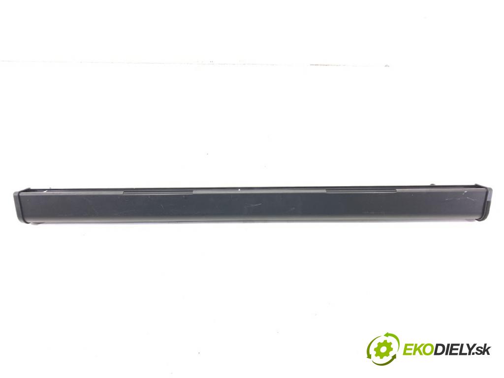 SKODA SUPERB III Kombi 2023 110 kW 2.0 TDI 1968 Roleta kufra sieťka 3V9861691D