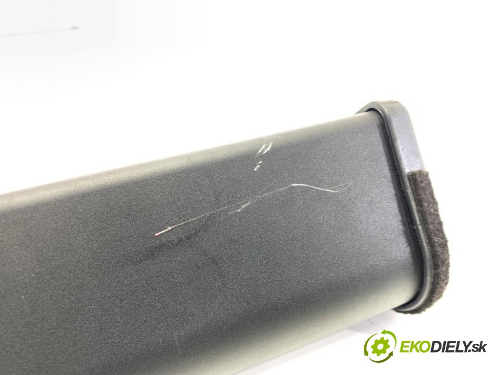 SKODA SUPERB III Kombi 2023 110 kW 2.0 TDI 1968 Roleta kufra sieťka 3V9861691D