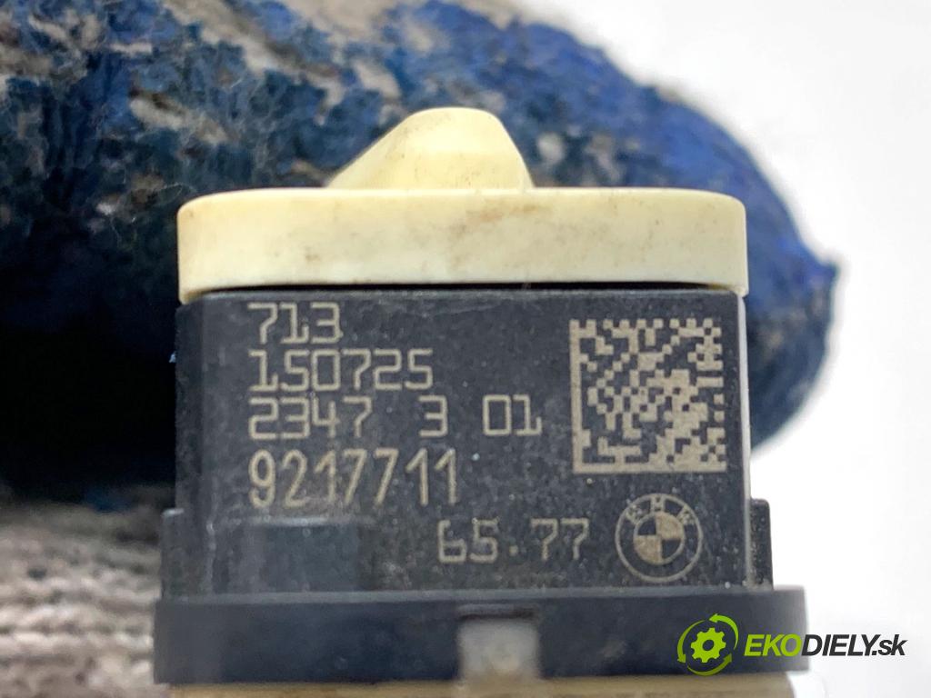 BMW F30 sedan 2016 180 kW 328 i xDrive 1997 Snímač nárazu 9217711 (Snímač nárazu)