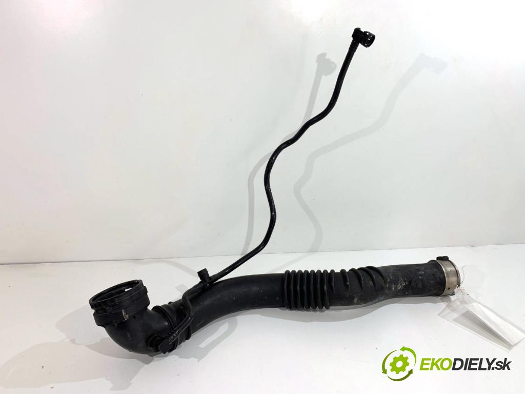 BMW F30 sedan 2016 180 kW 328 i xDrive 1997 Rúra vzduchu intercoolera 7597592 7601515