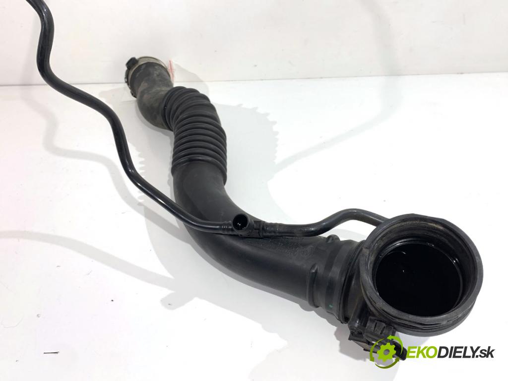 BMW F30 sedan 2016 180 kW 328 i xDrive 1997 Rúra vzduchu intercoolera 7597592 7601515