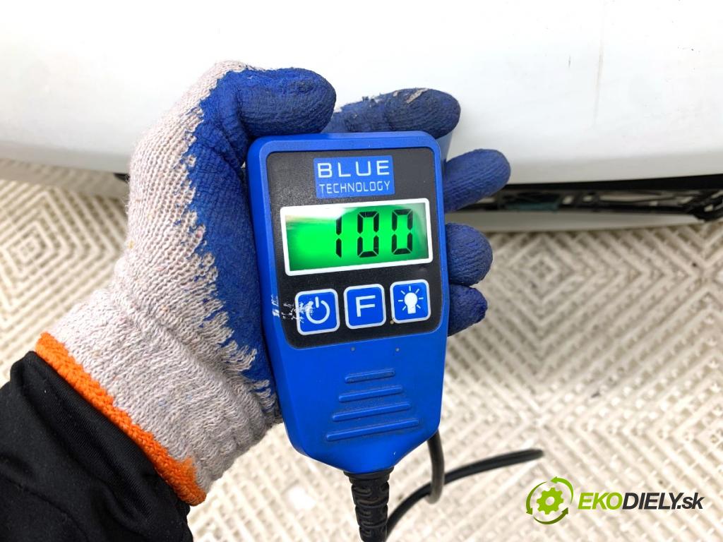 NISSAN JUKE F15 SUV 2012 86 kW 1.6 1598 kapota zad 326G