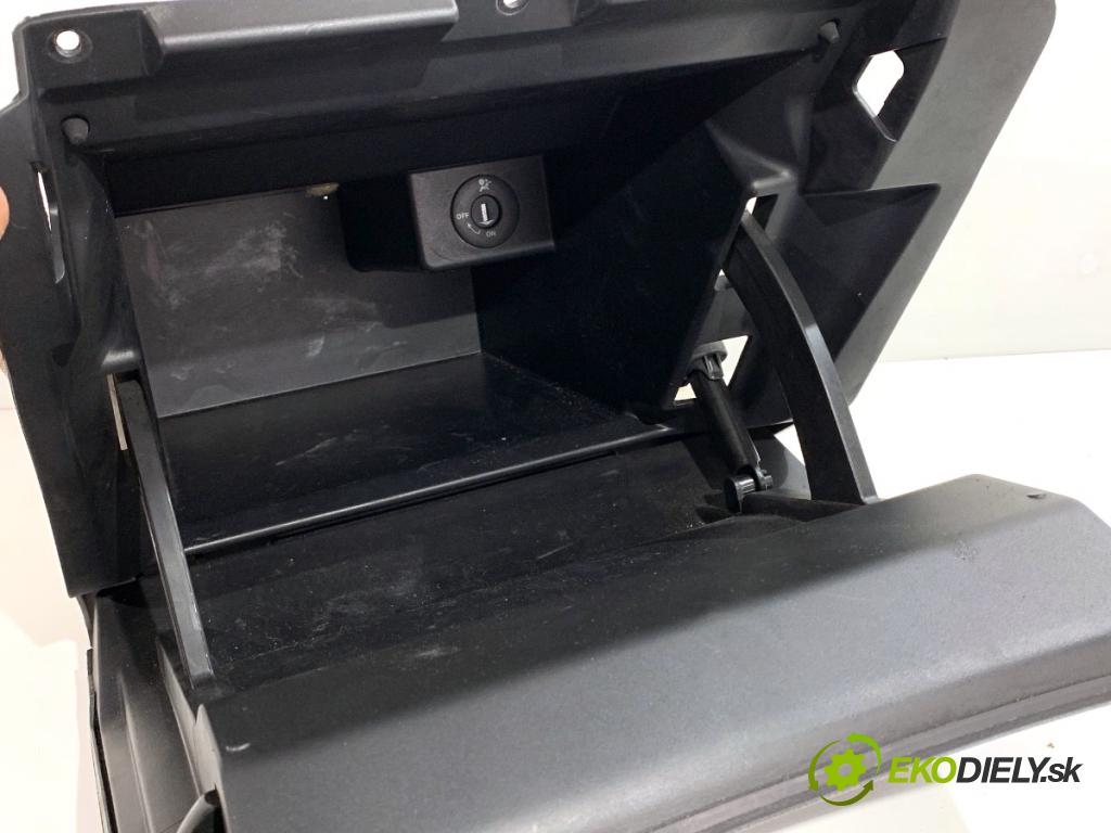 NISSAN JUKE F15 SUV 2012 86 kW 1.6 1598 přihrádka kastlík spolujezdce 685201KP0A (Přihrádka (kastlík))