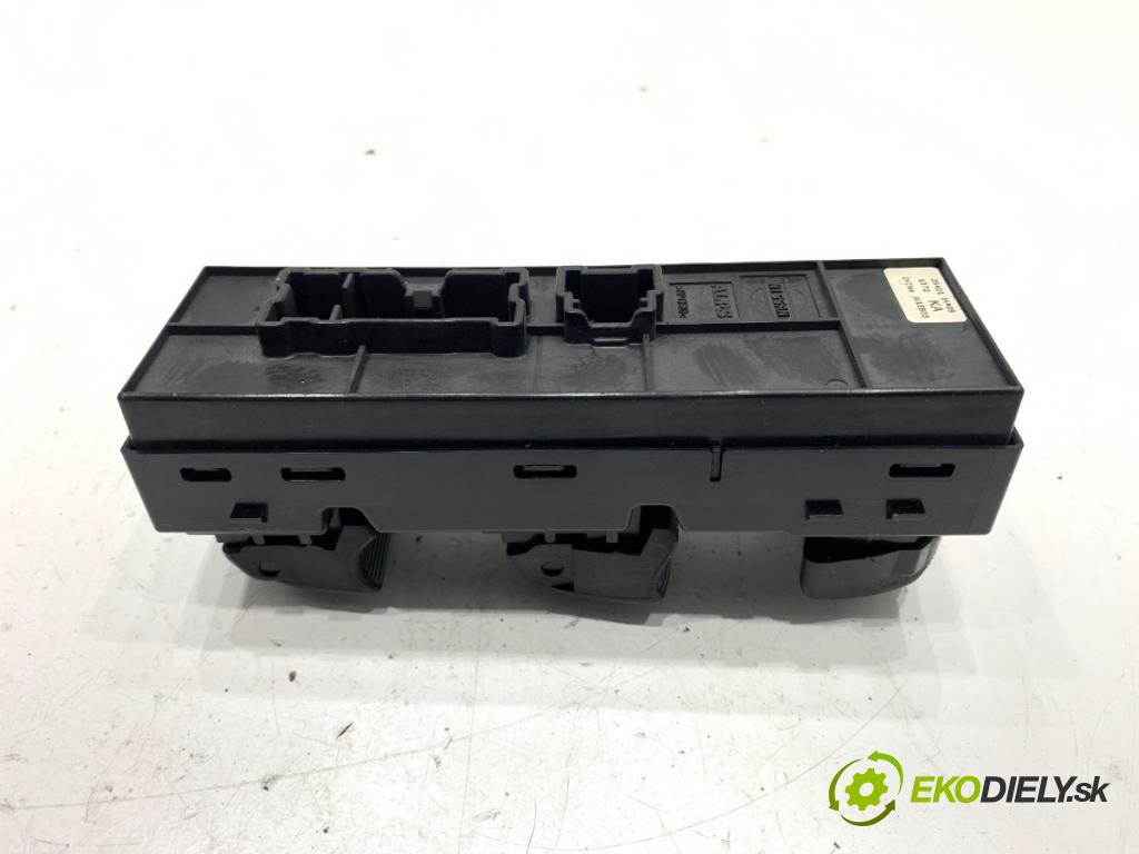 NISSAN JUKE F15 SUV 2012 86 kW 1.6 1598 Prepínač okien 254011KA0B (Prepínacie páčky pod volantom)