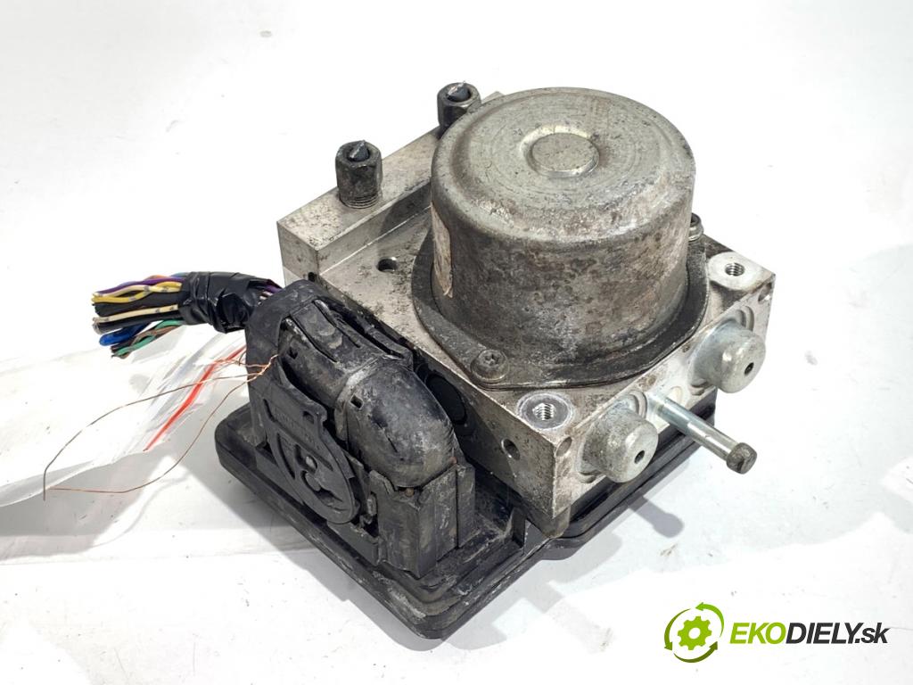 NISSAN JUKE F15 SUV 2012 86 kW 1.6 1598 Pumpa ABS TD8405 (Pumpa ABS)