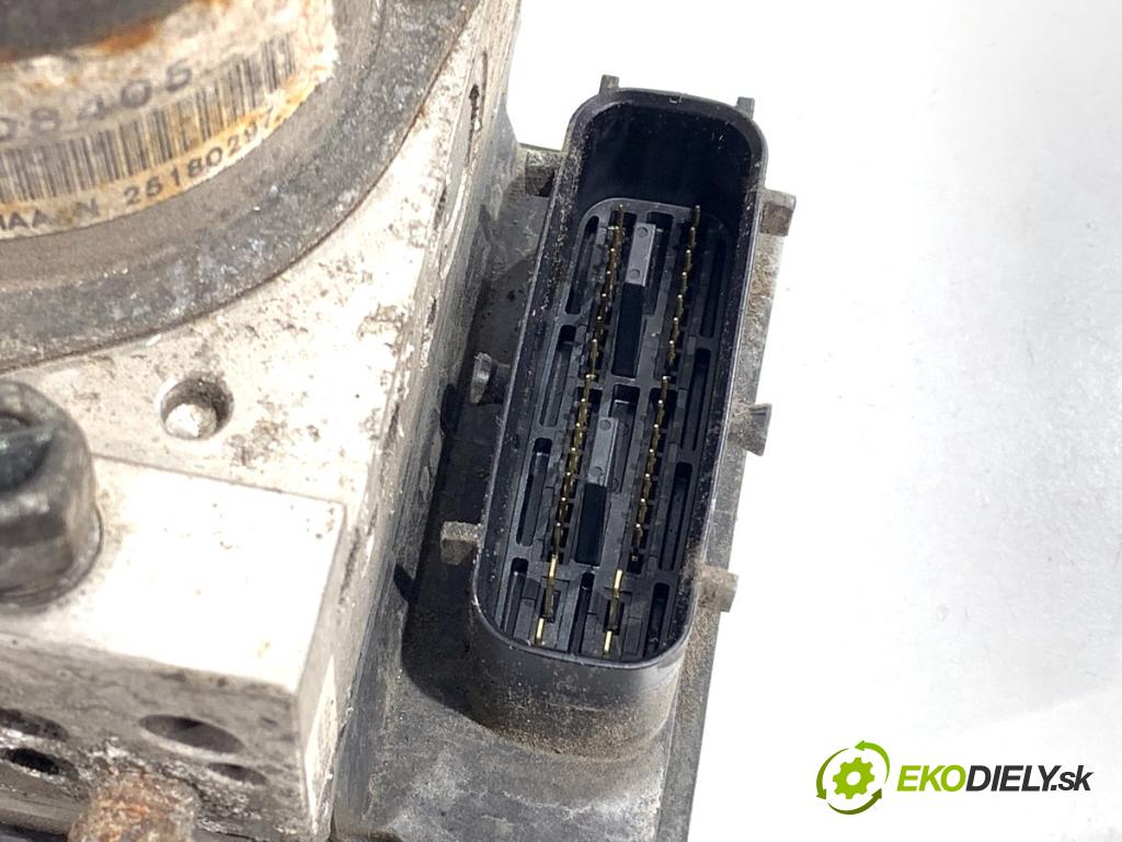 NISSAN JUKE F15 SUV 2012 86 kW 1.6 1598 Pumpa ABS TD8405 (Pumpa ABS)