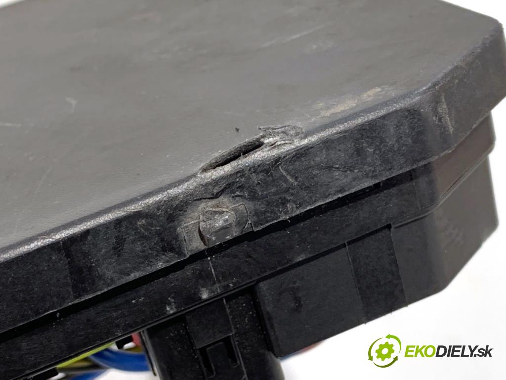 NISSAN JUKE F15 SUV 2012 86 kW 1.6 1598 Modul komfortu 284B71KA0C (Modul komfortu)