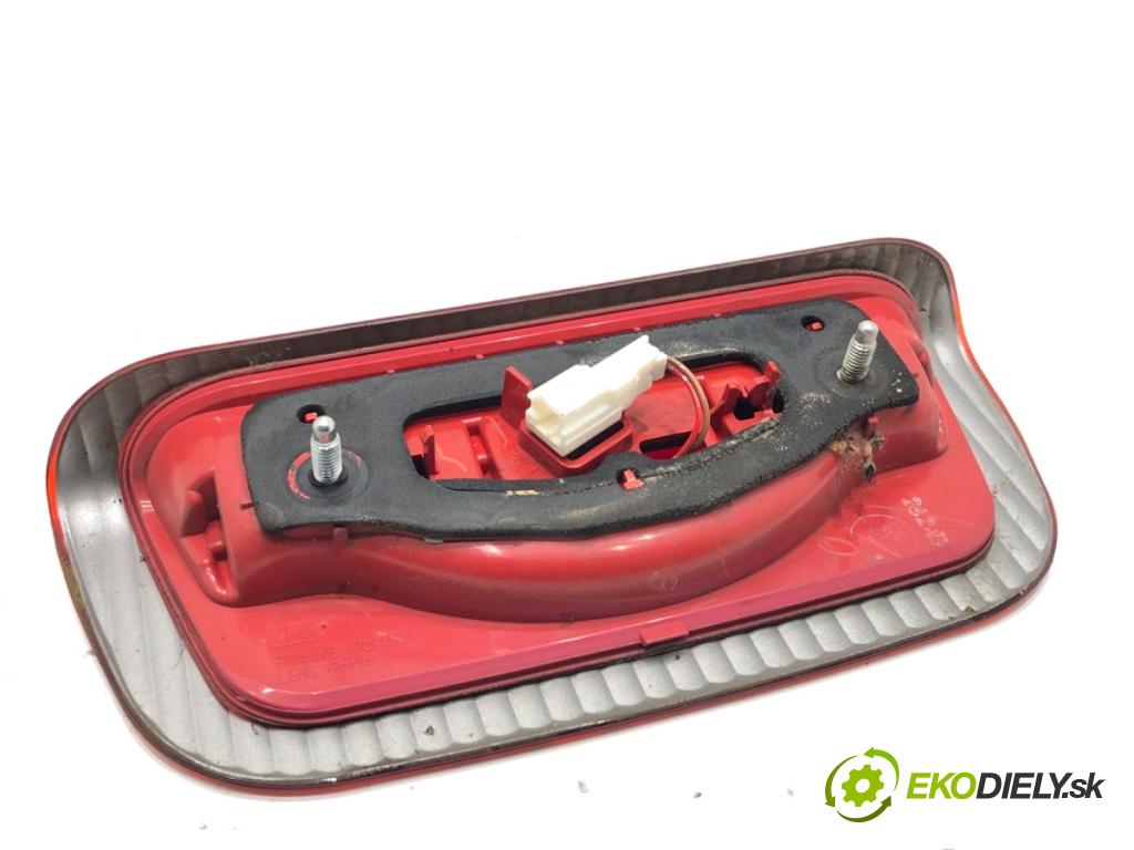 NISSAN JUKE F15 SUV 2012 86 kW 1.6 1598 Svetlo brzdových svetiel