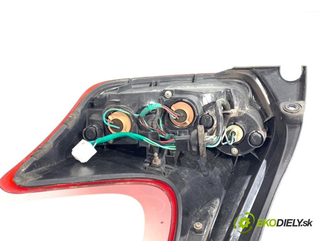 NISSAN JUKE F15 SUV 2012 86 kW 1.6 1598 Svetlo ľavy zad