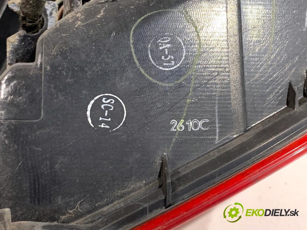 NISSAN JUKE F15 SUV 2012 86 kW 1.6 1598 Svetlo ľavy zad