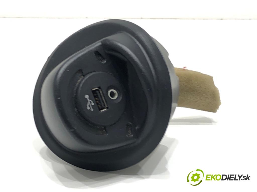 NISSAN JUKE F15 SUV 2012 86 kW 1.6 1598 HNÍZDO: USB KE289-1K005
